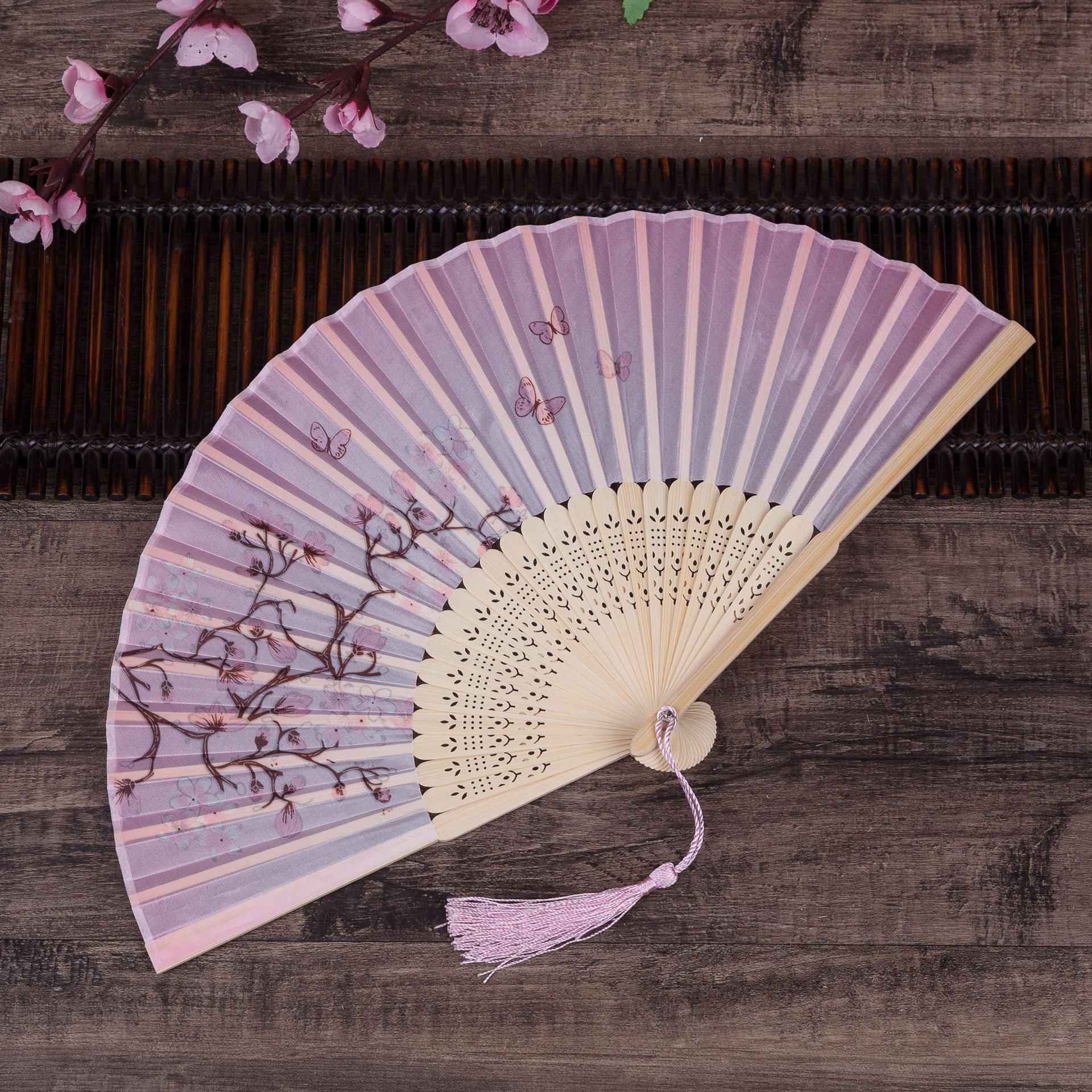 二青白骨4蝶粉色花