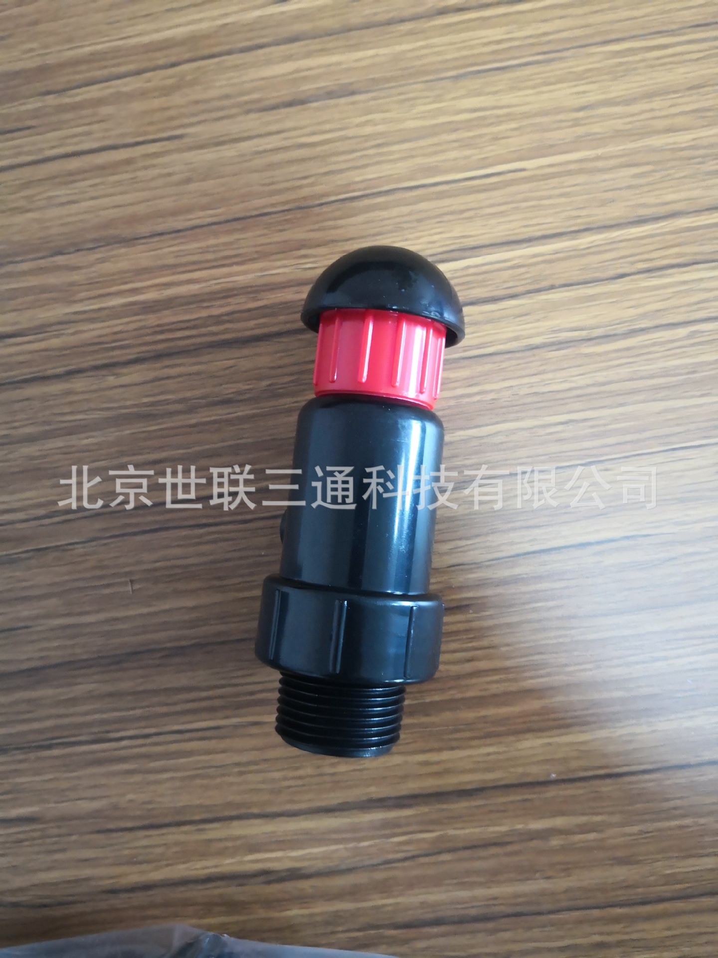 Venta directa de fábrica gran cantidad de válvula de escape agrícola 1 pulgada de riego de plástico negro válvula de entrada y escape de aire de riego