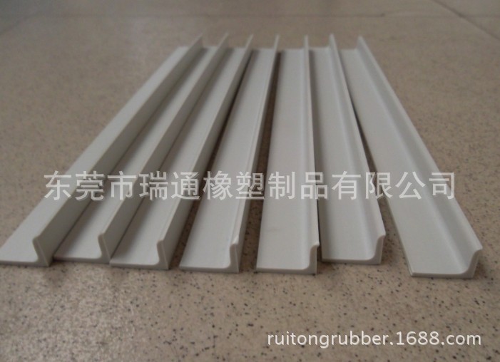 供应仿铝材L型塑胶异型材