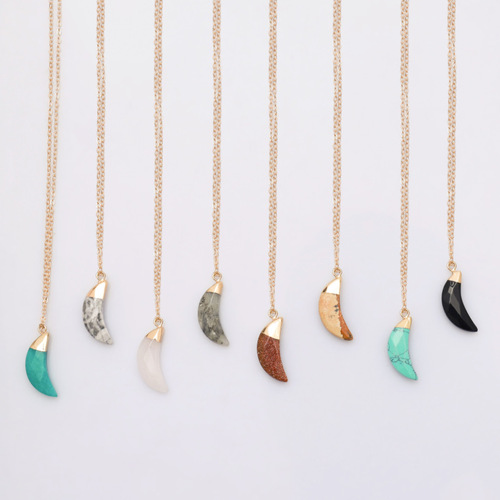 European and American natural stone moon crystal pendant, jade gold-plated crescent moon pendant, horn sectioned wolf tooth necklace