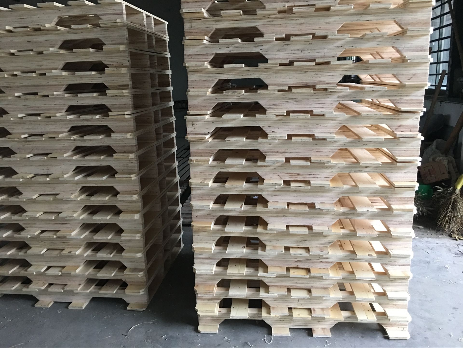 Manufactor customized American style Tray Wooden pallets Four Pallet Card board Forklift Tray
