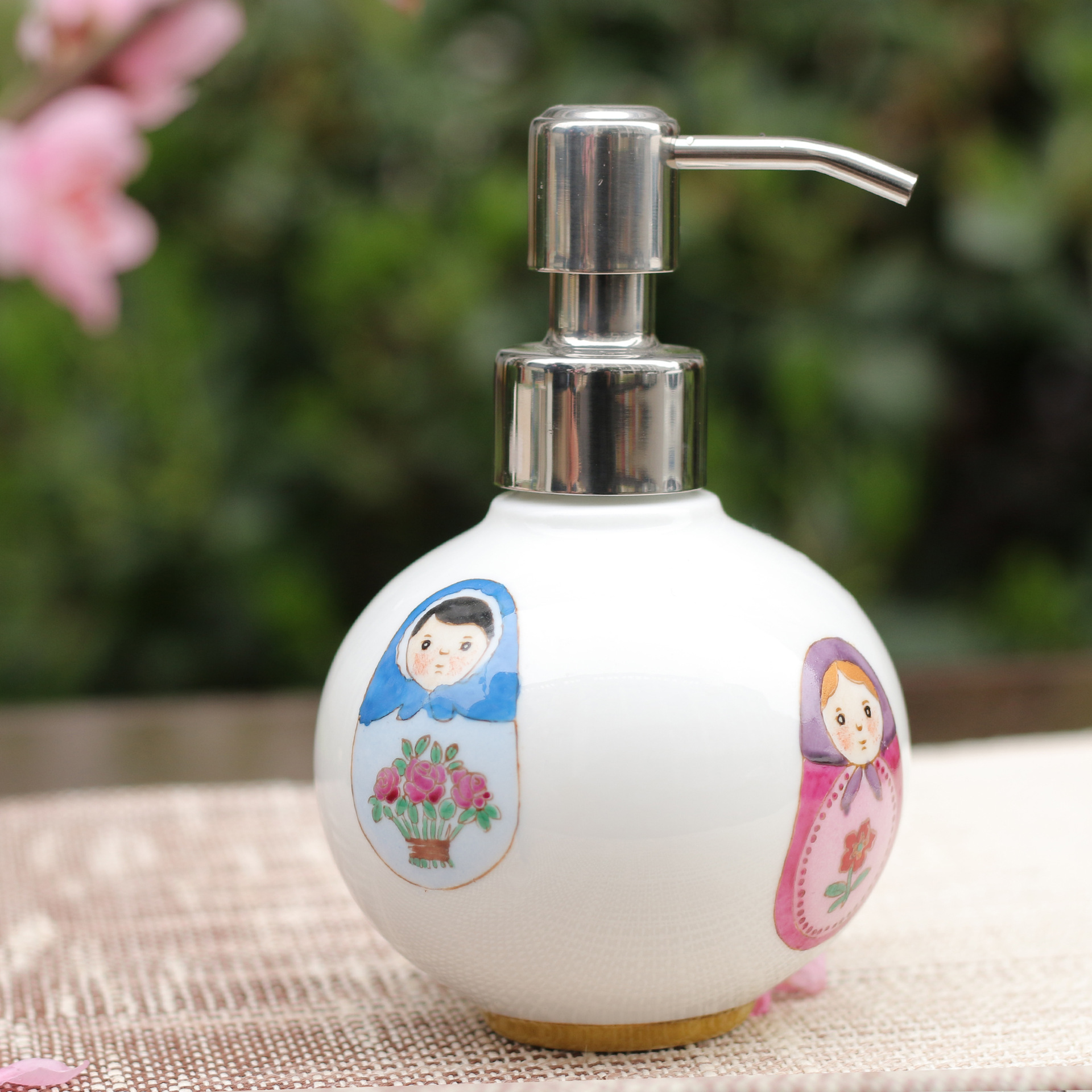 300ml中式花鸟风格创意卫浴瓶手绘陶瓷圆球洗手液瓶配不锈钢压嘴