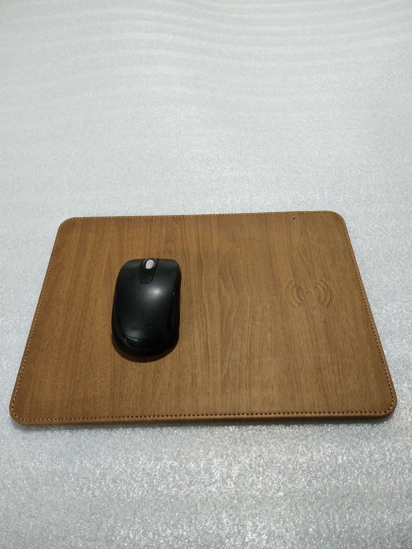 Tapis de souris rechargeable en simili cuir style bois