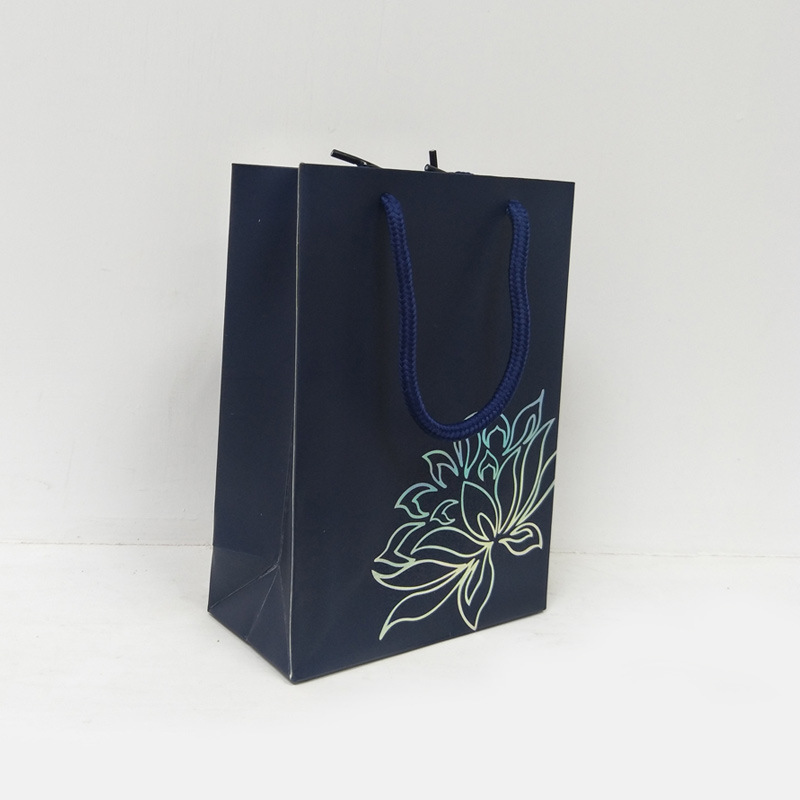 Bolso de regalo de papel Kraft bolso regalo joyería al por mayor accesorios de una pieza de entrega a juego bolsa de embalaje