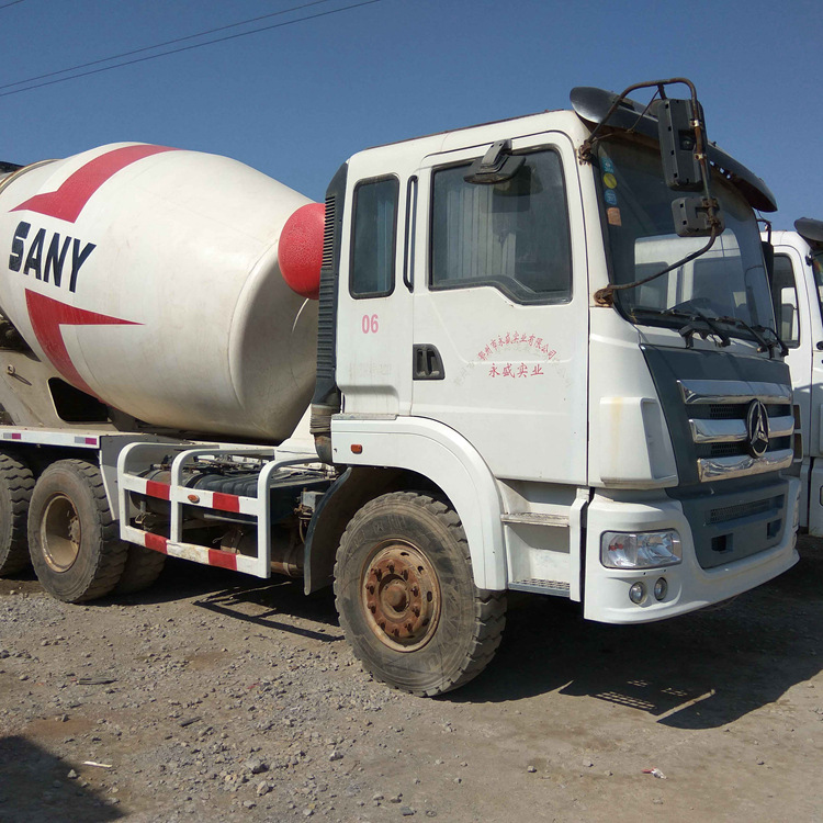 二手搅拌车12方 二手三一混凝土搅拌罐多少钱  欧曼水泥罐车市场