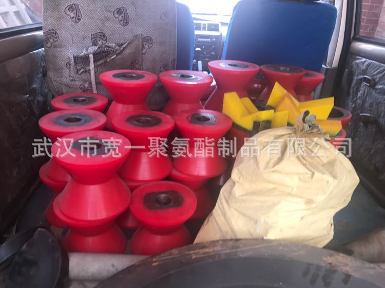 供应陕西咸阳、西安工业设备用橡胶滚轮加工包胶挂胶，橡胶胶辊