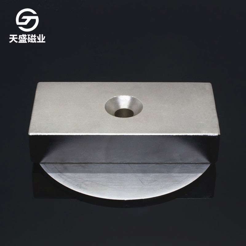 F100*50*10-10方块沉孔强力磁铁100×50×10-10长方形螺丝孔强磁