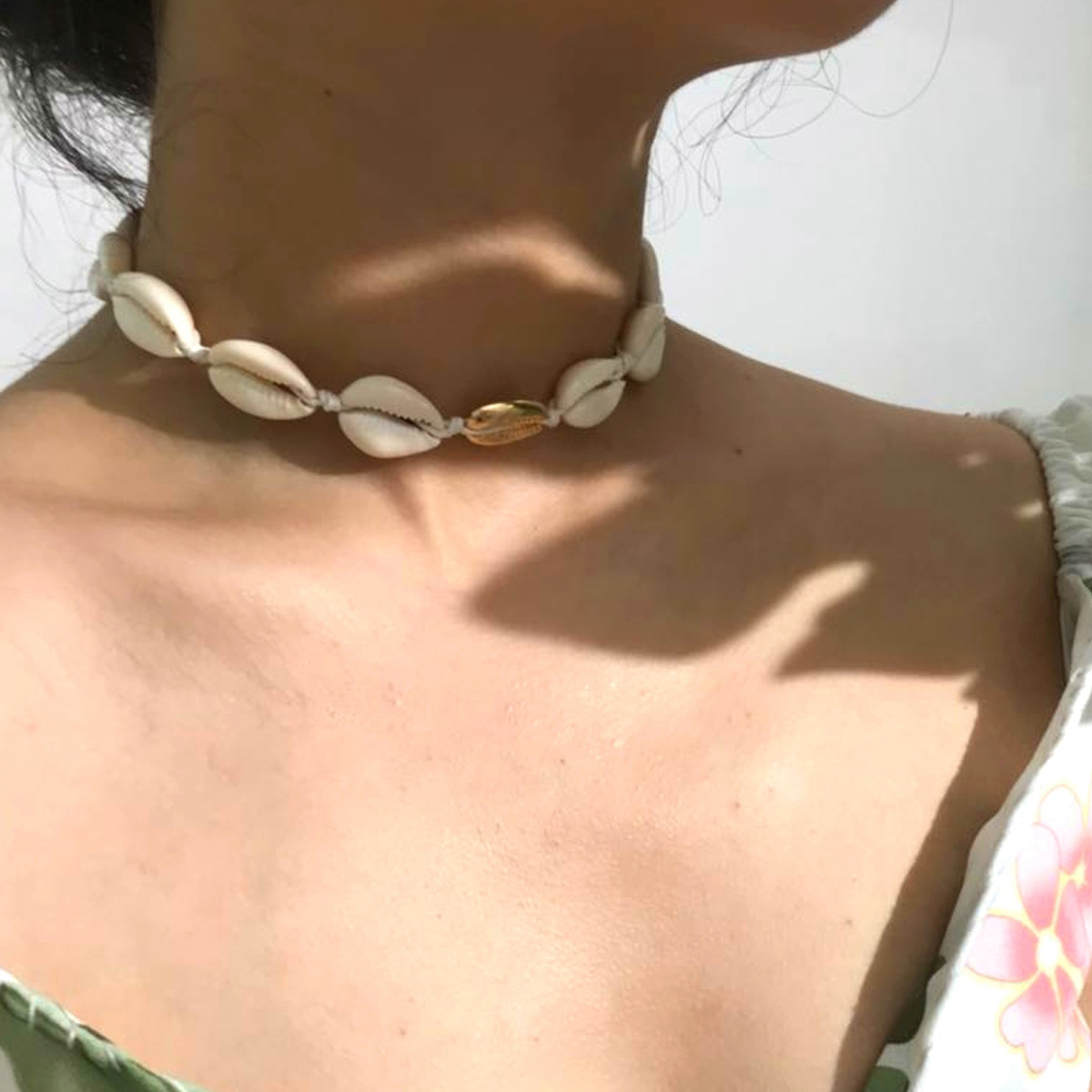 NATURAL PUKA GOLD SHELL Cowrie Mar Shell Collar Para Mujer Mejor Amigo ...