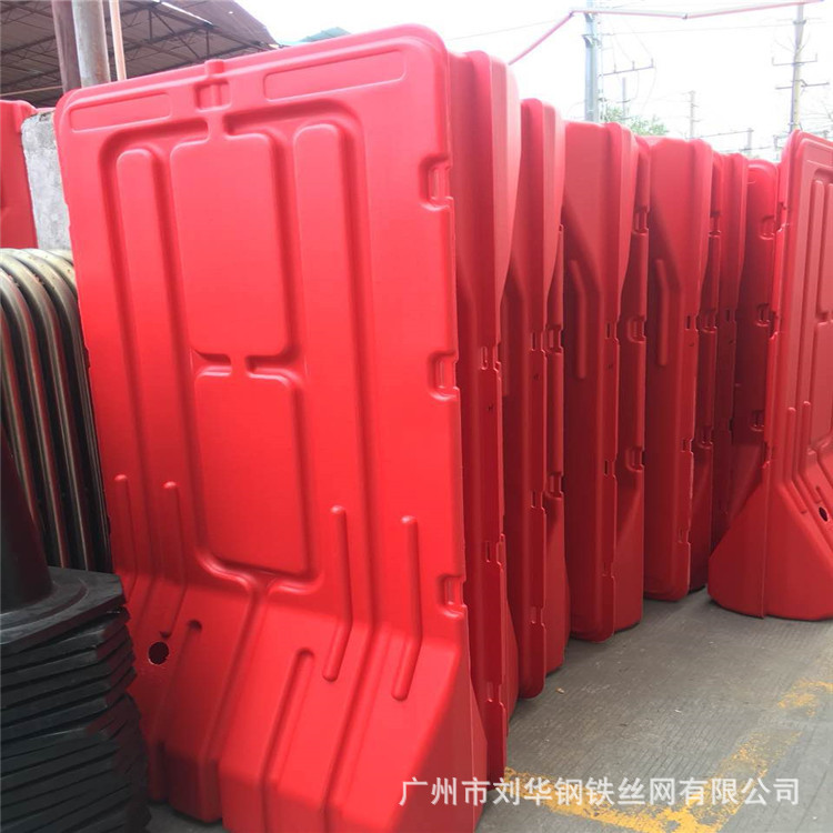 批发 1.8米高市政围挡 塑料水马围挡 注水水马工程围挡 塑料围墙