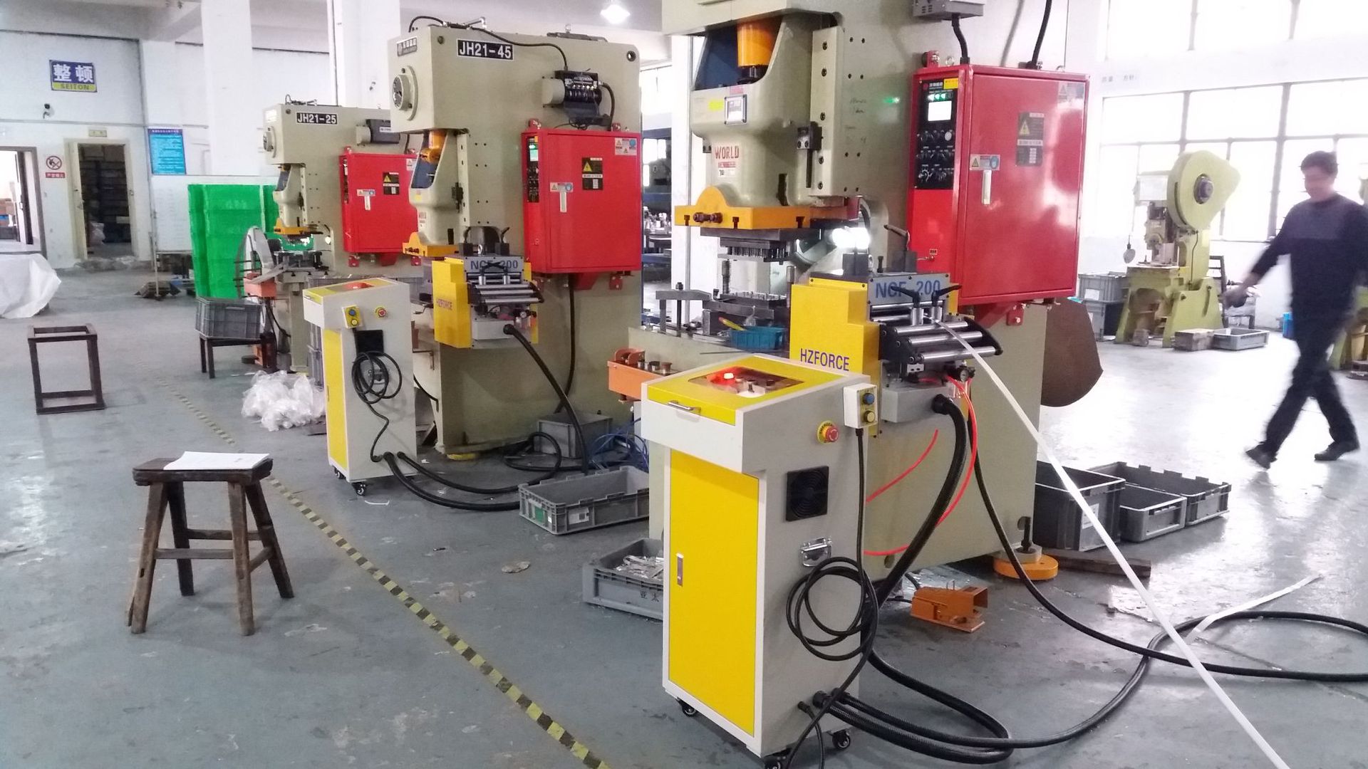 浙江数控送料机 上海伺服送料机 伺服滚轮送料机 丰甲异步送料机