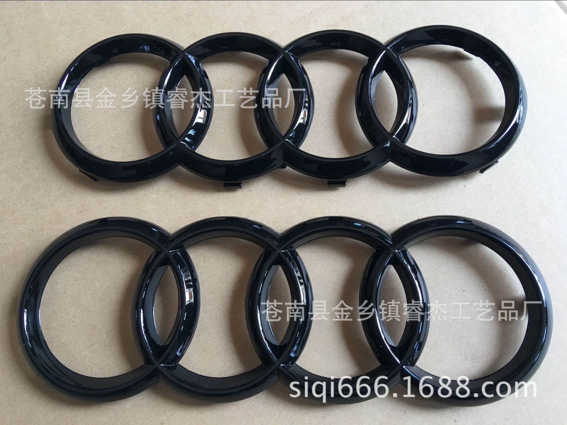 【厂家供应】塑料铭牌.电动汽车标牌.定做各种塑料件等。