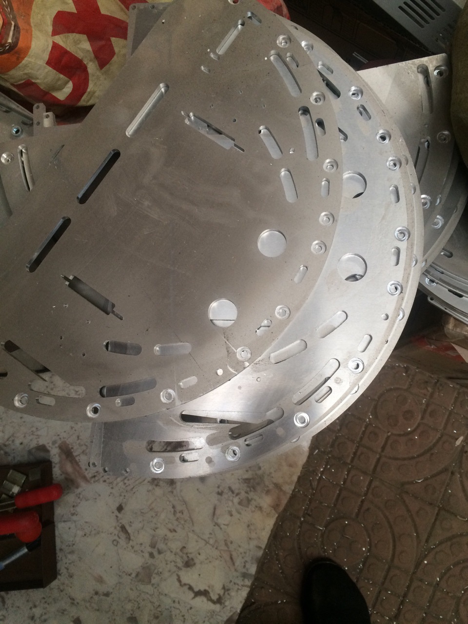 提供CNC数控铣加工，硬铝面板激光切割，各种材质铝面板加工，