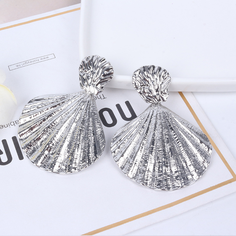 Shell Metal Retro Punk Earrings display picture 7