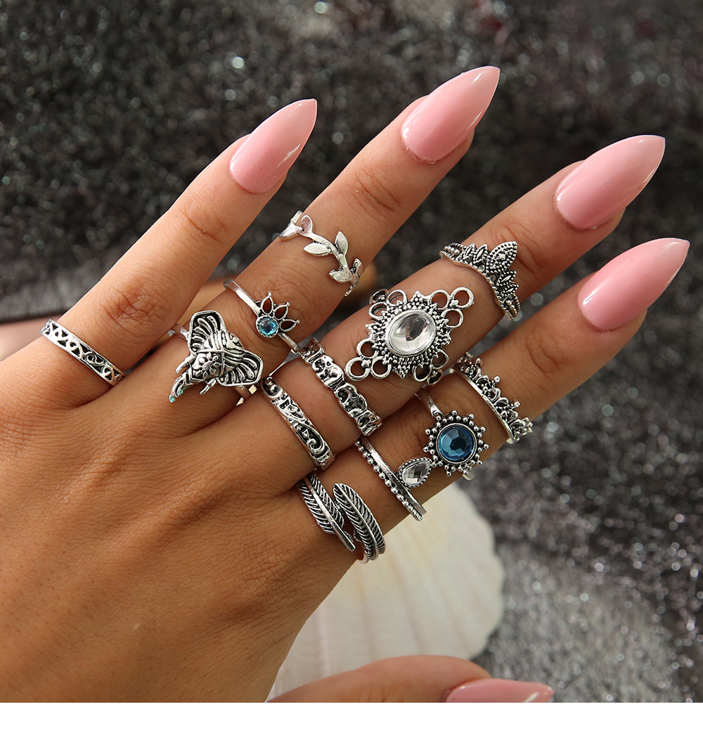 Bohemian Carved Leaf Geometric Totem Ring 12-piece Set display picture 2