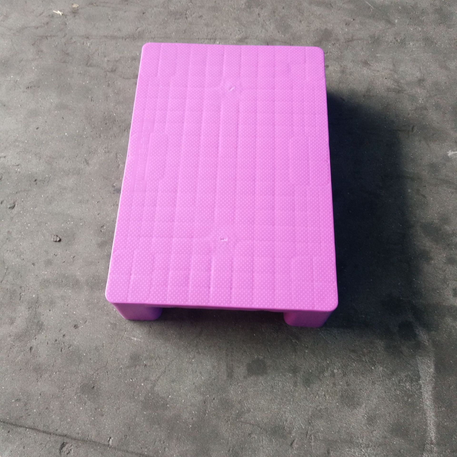 厂家直销600*400*150mm塑料平板六脚塑料托盘 超市堆放多规格卡板