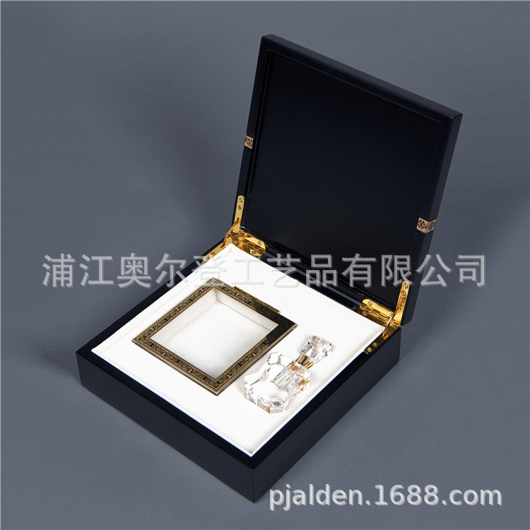 Glass lid essential oil wooden box, bird's nest packaging box, square piano lacquer density board packaging wooden box, custom-made detail image 2