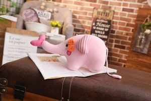 马卡龙色皇冠小象毛绒玩具靠垫ins爱心大象公仔抱枕柔软沙发靠垫