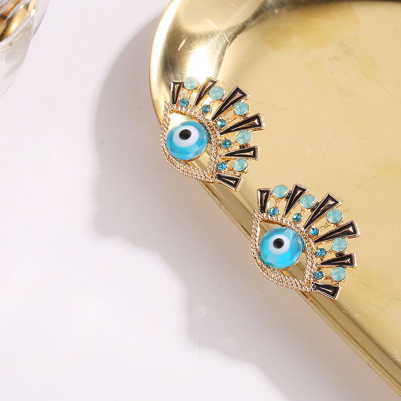 Nueva Moda Azul Ojos Pendientes Con Incrustaciones De Diamantes De Imitación Ojos Pendientes Al Por Mayor Nihaojewelry display picture 4