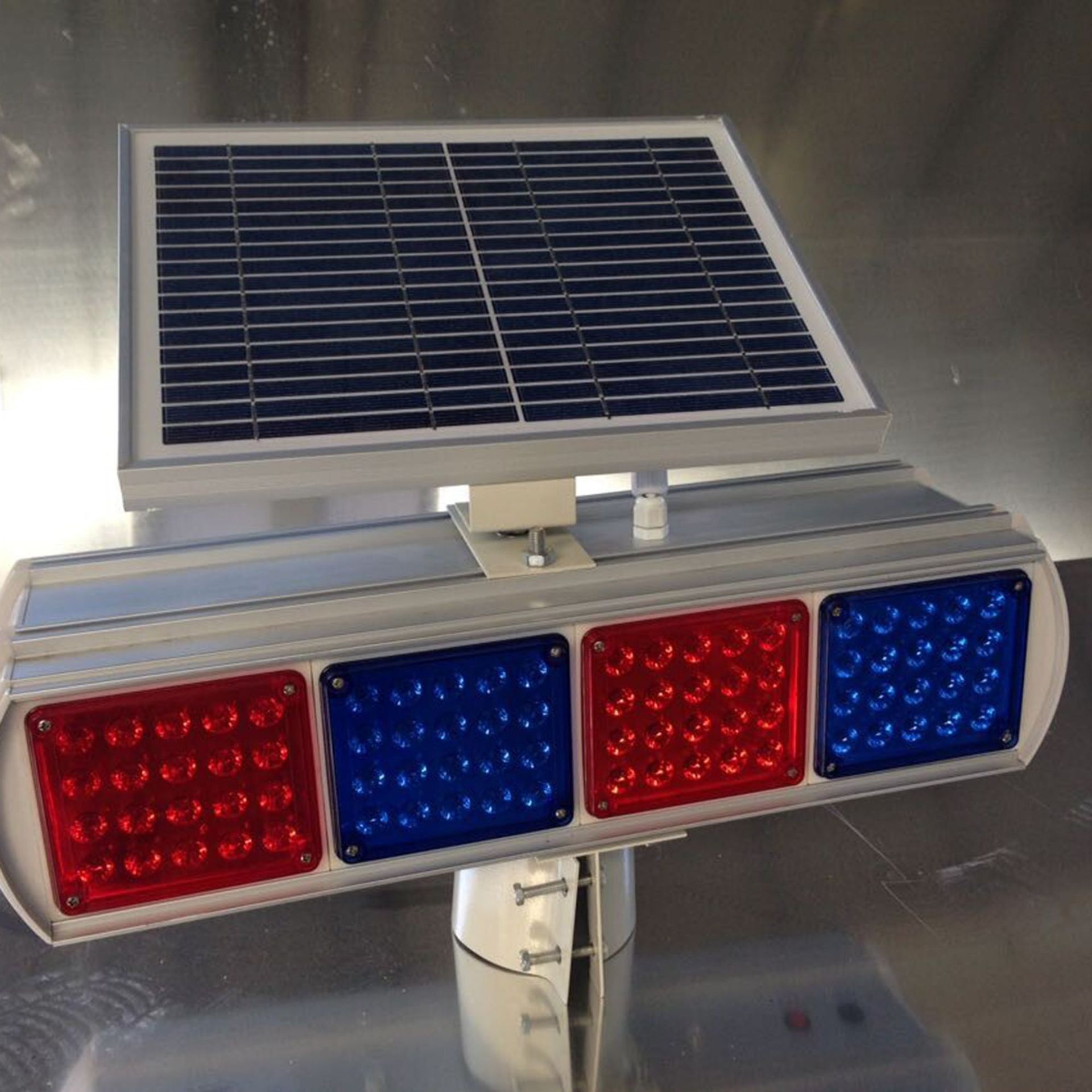 厂家生产 道路太阳能警示灯交通信号灯道路led爆闪灯信号灯