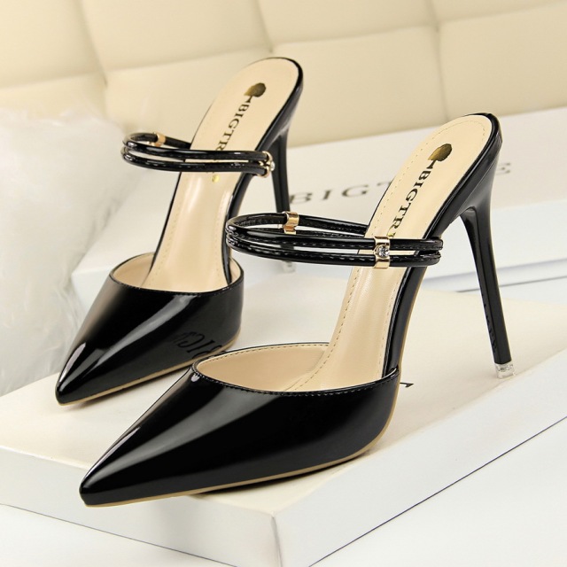 Korean sexy hollow high heel patent leather shallow point water