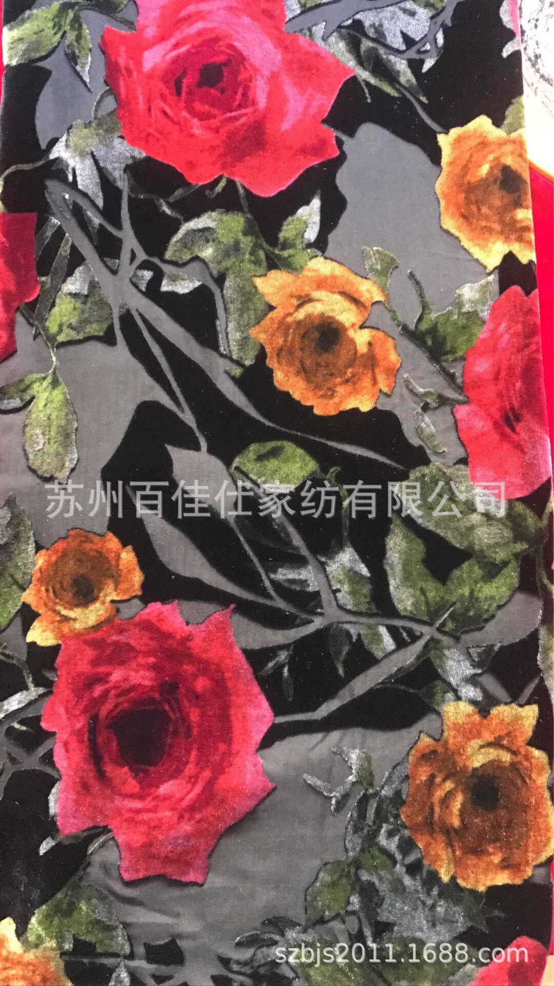 长期供应涤纶绒烂花，烂花绡，提花绒，真丝弹力绒，锦纶弹力绒等