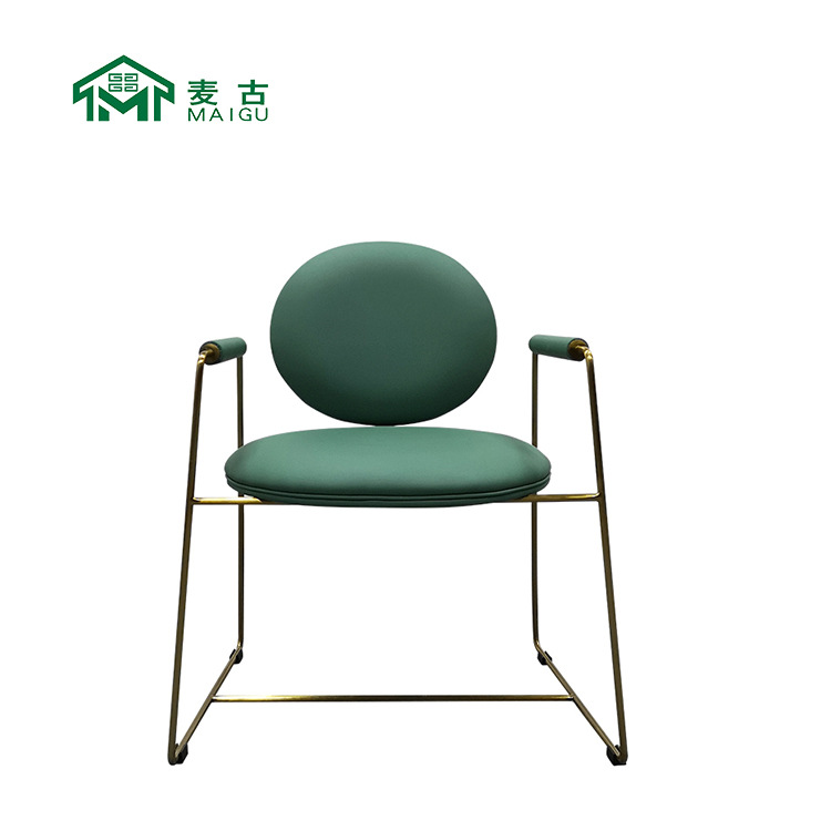 Темно-зеленая искусственная кожа + золотая рамка шампанского.