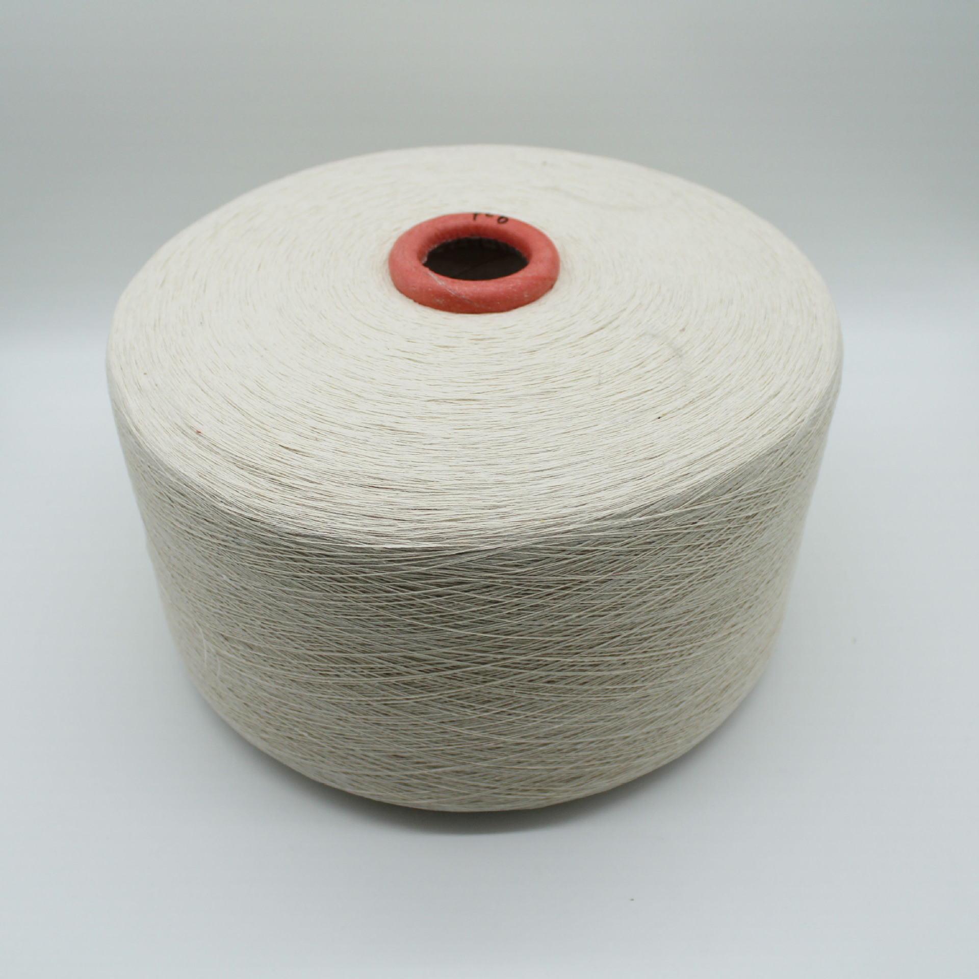 8支涤棉纱 各种环锭纺色纱 劳保手套纱再生涤纶纱厂家供应