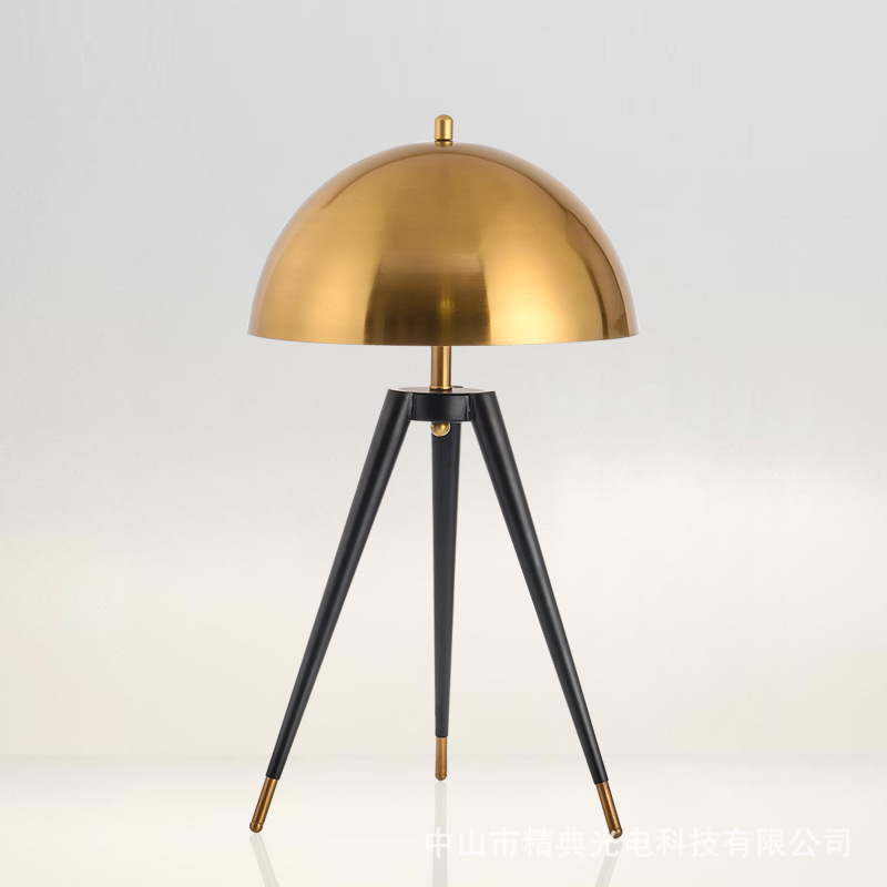 Post-modern simple fashion Tripod desk lamp creative office hotel bedroom bedside soft designer desk lamp