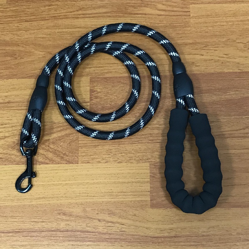 Pet Dog Leash for Large Breeds, 1.5m Extended, Non-Choking, Reflective Round Rope Dog Collar, Night-Glow Dog Rope