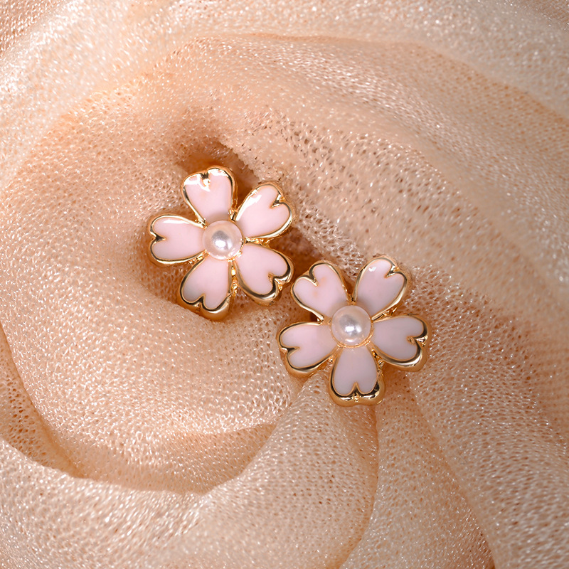 Korean Oil Pink Cherry Blossom Pearl Earrings Korean Shamrock Earring Wholesale Nihaojewelry display picture 4