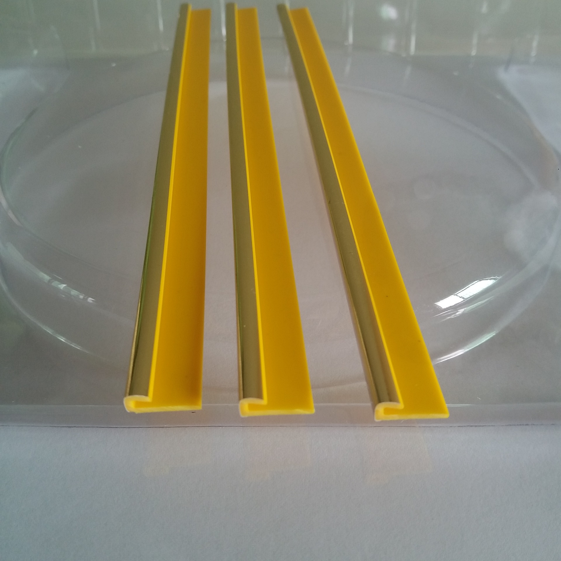 塑料装饰条PVC镭射金边条镀铬高光镶边条 适用于白酒包装盒包边条