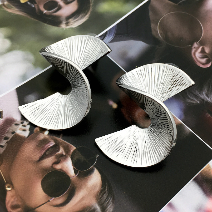 Geometric Pattern 1 Pair Retro Lady Geometric Plating Metal Ear Studs