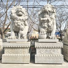 厂家销售石雕长毛欧式狮子园林景观蹲狮 公司门口爬狮雕塑