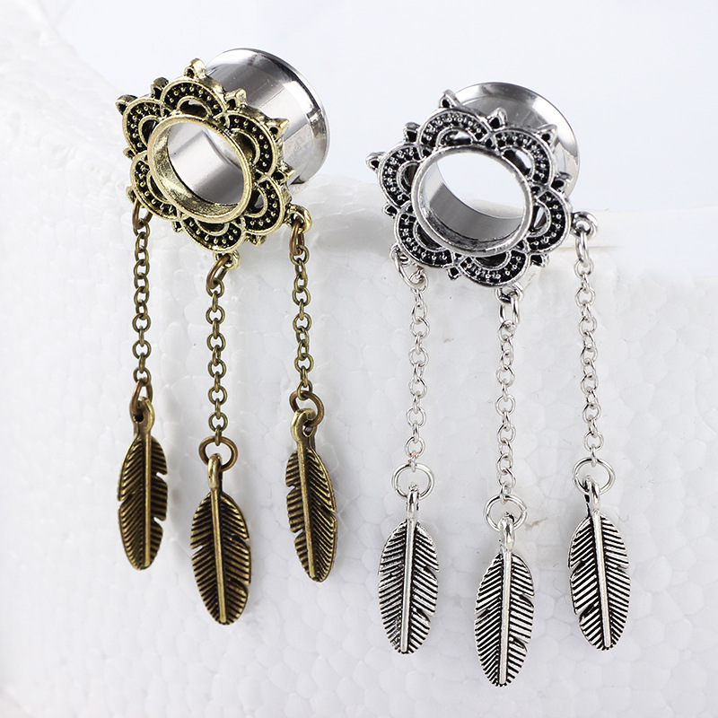 Pointed titanium steel lip stud product view