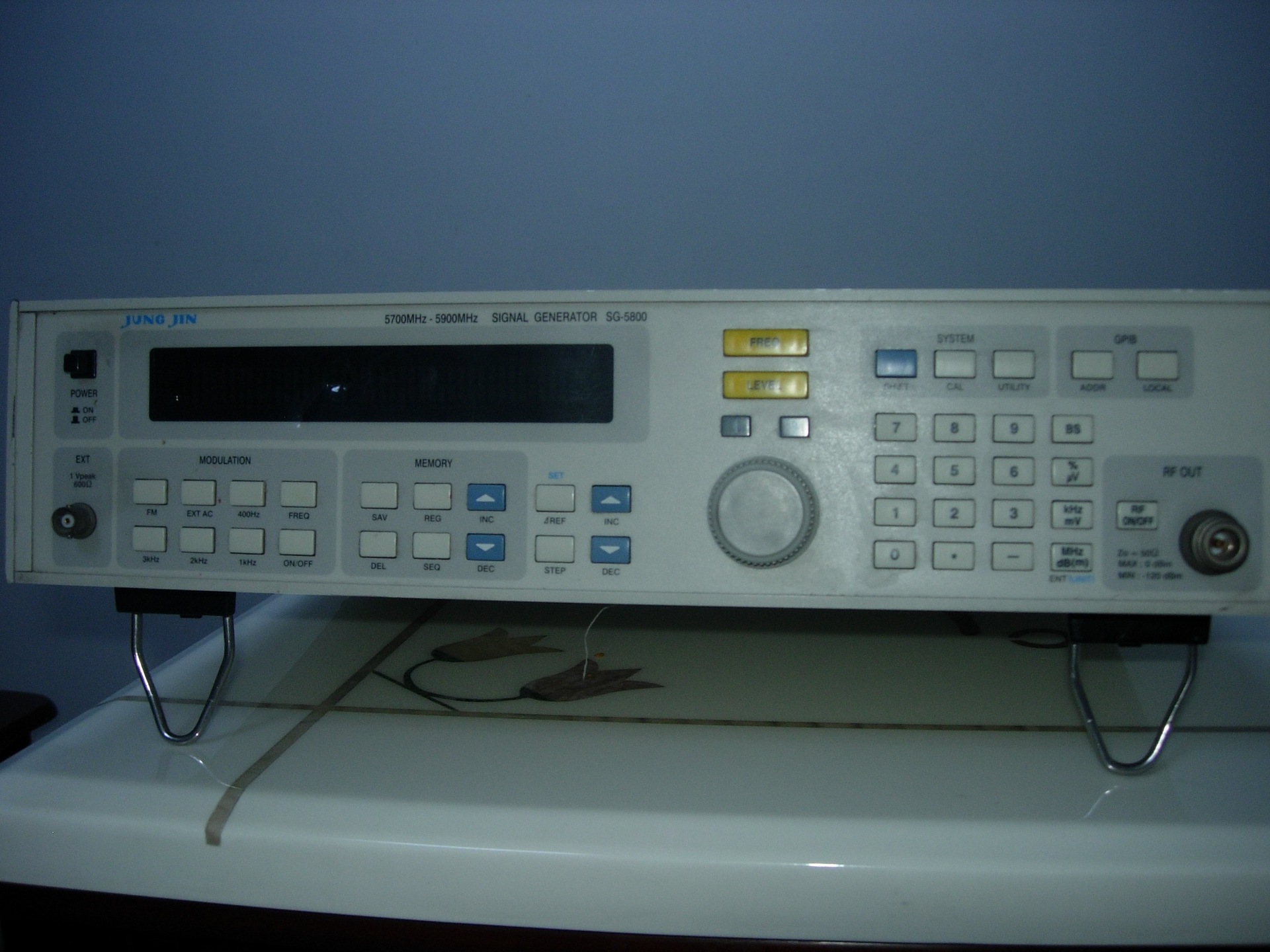 低价促销二手韩国金进SG5800信号源 SG-5800信号发生器