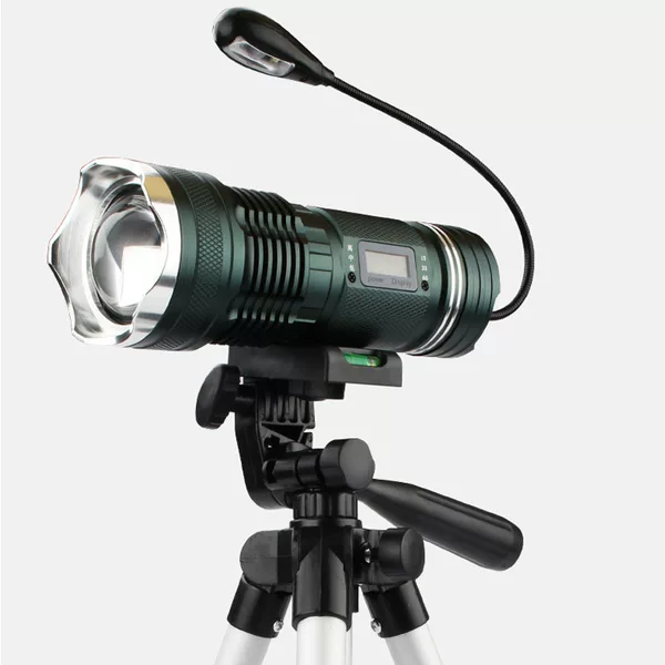 New three-light source fishing light 30W blue light yellow light night fishing light LED focusing waterproof display blue light