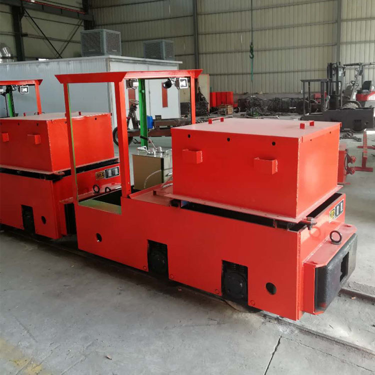 2.5吨蓄电池电机车 蓄电池电机车厂家 矿用蓄电池电机车专用电池