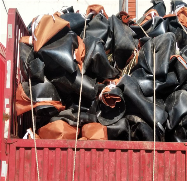 6月28号,青岛澳润达橡胶围油栏WGJ800型发往河北保定。
感谢现场施工人员配合,7月5号...