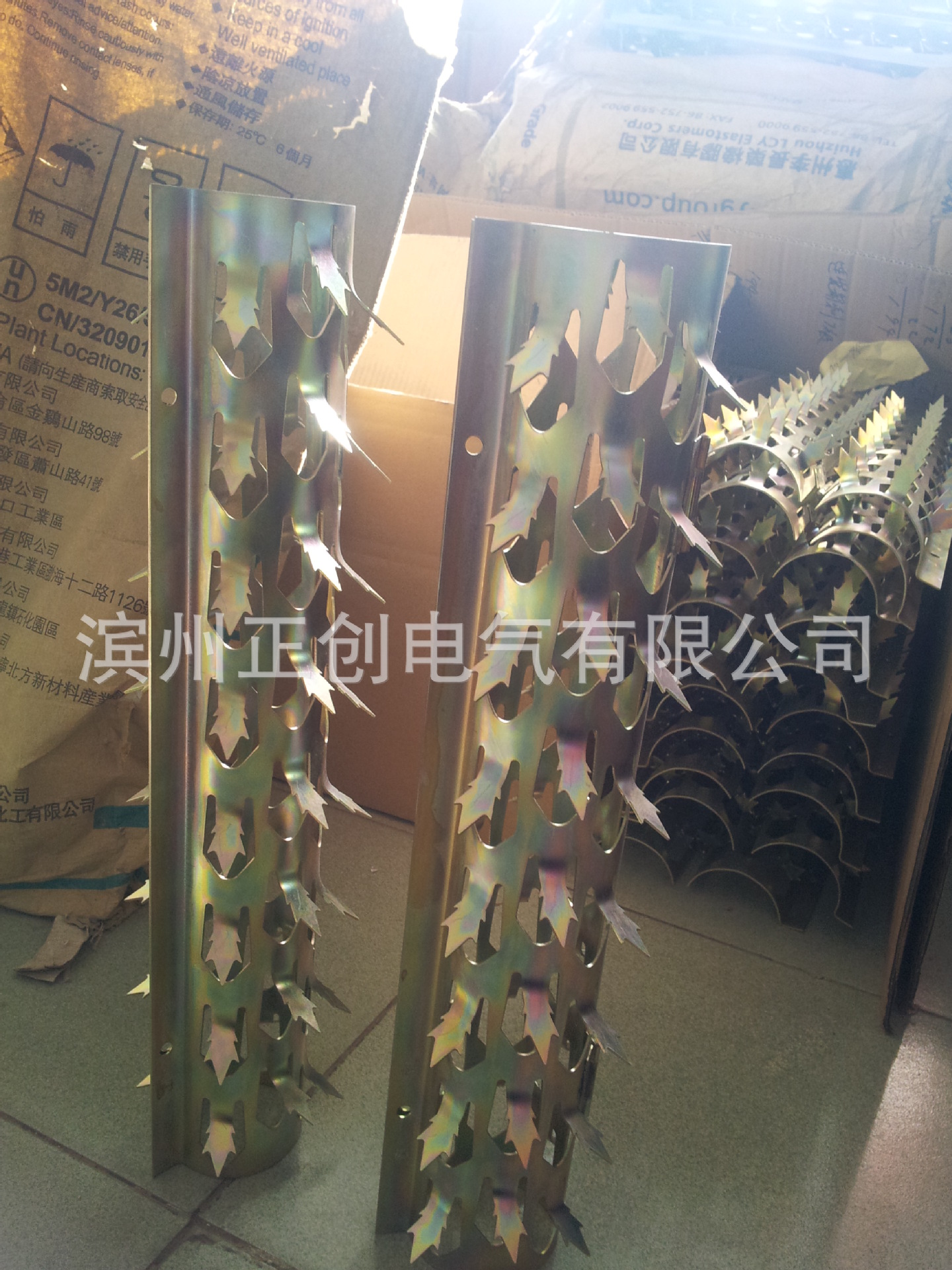 厂家加工排水管道防爬刺 小区围墙阳台不锈钢防爬刺 防盗刺钉