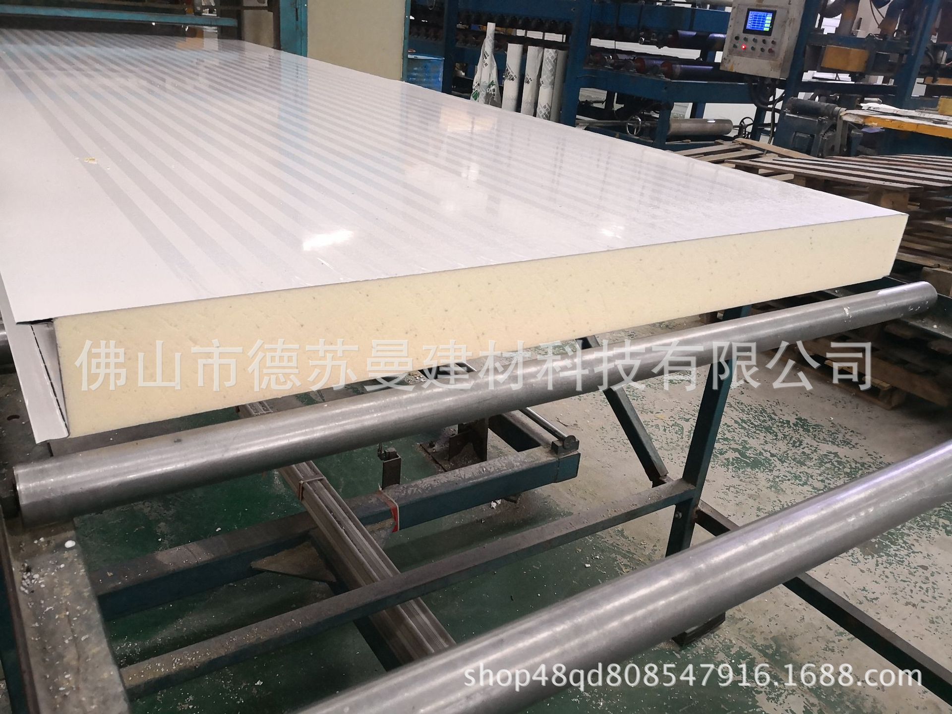 广东厂家批发保温材料 复合聚氨酯夹芯板 10cm厚聚氨酯隔墙板-阿里巴巴