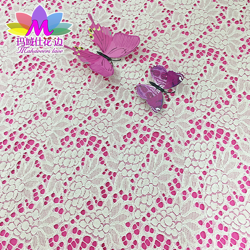 Lace cloth