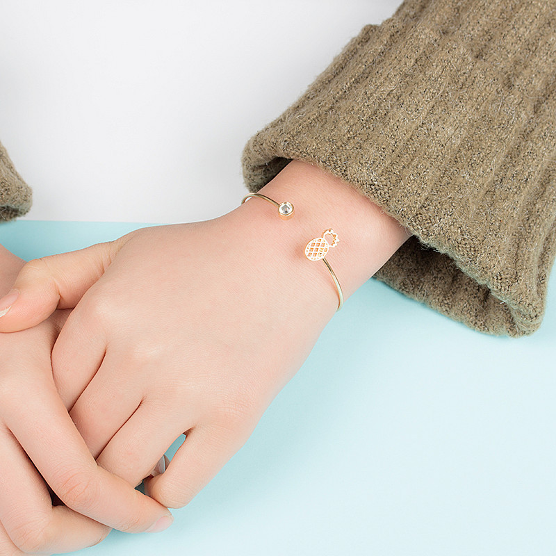 Female angry quality pineapple diamond crystal gemstone bracelet