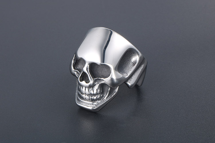 Skull Pattern Unisex Gender Retro Skull Titanium Steel Polishing Halloween Unisex Rings