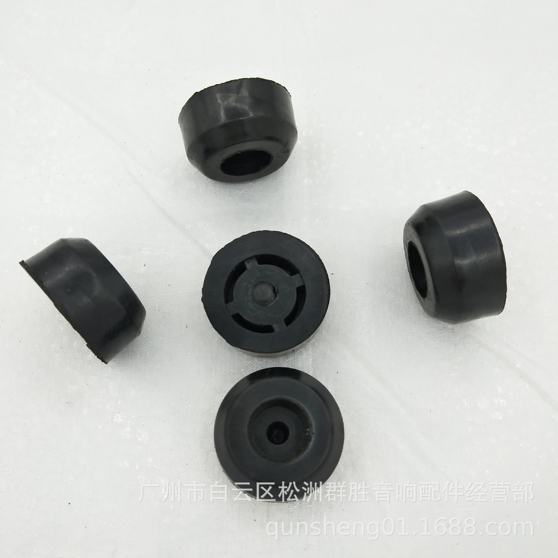 Diverse rubber speakers, doormat, aquarium, shock absorber 2