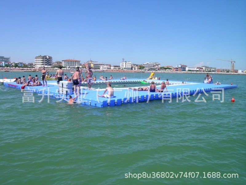搭建水上游乐园闯关漂浮码头 塑料浮筒式冲浪浮台 水上通道浮桥-阿里巴巴