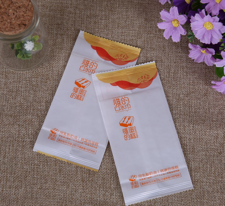 廠家定制單片濕紙巾壹片精裝酒店餐飲濕巾定做設計廣告濕巾