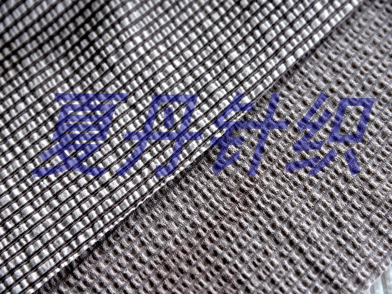 供应：精梳棉57.5涤42.5直条提花布