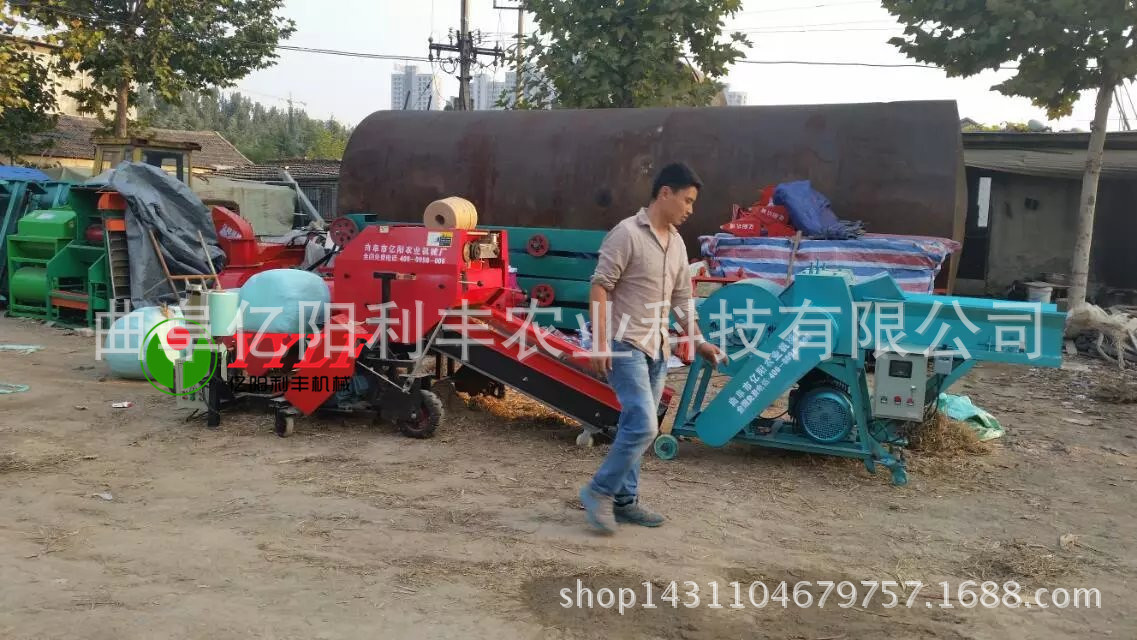 小麦秸秆捡拾打捆机 行走式秸秆捡拾机  新款秸秆打包机