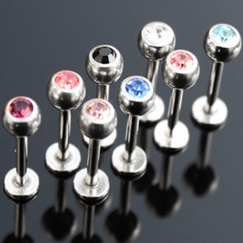 16G labret stud size and finish detail