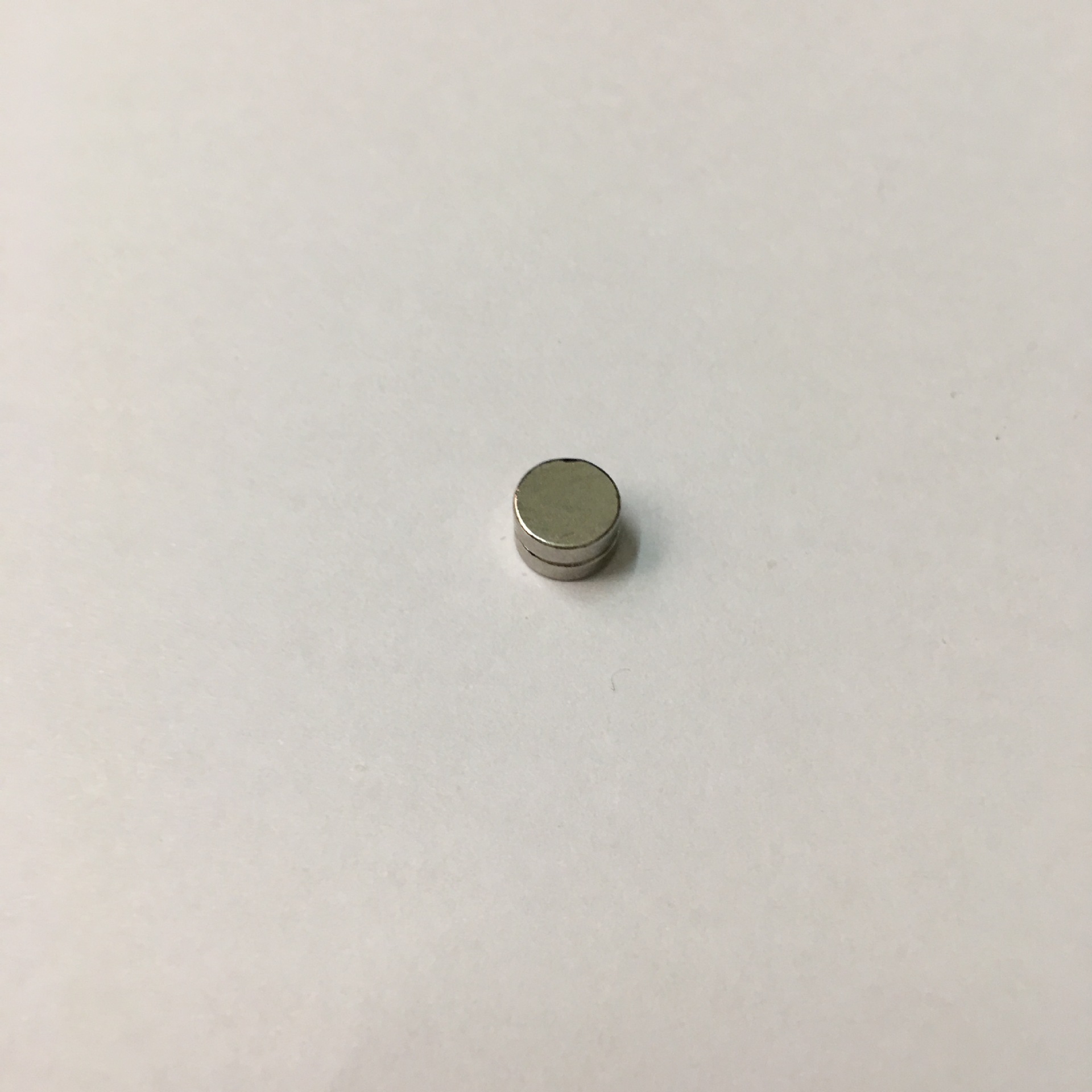 厂家直销 强磁4*1 强磁 强力吸铁石 钕铁硼磁铁 强磁铁 圆形磁铁